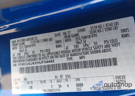 2017 Ford Escape Titanium z USA, uszkodzony, nr VIN 1FMCU0J9XHUF04442